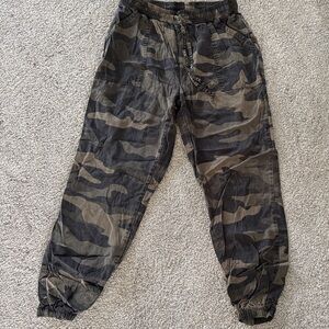Victoria Secret PINK Camouflage Jogger Pants